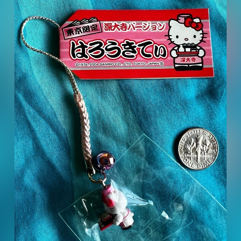 Rare New Hello Kitty Sanrio Netsuke Charm Strap Tokyo Soba Restaurant Server - Picture 2 of 2